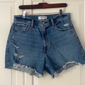 Abercrombie 4” Mom shorts, curve love